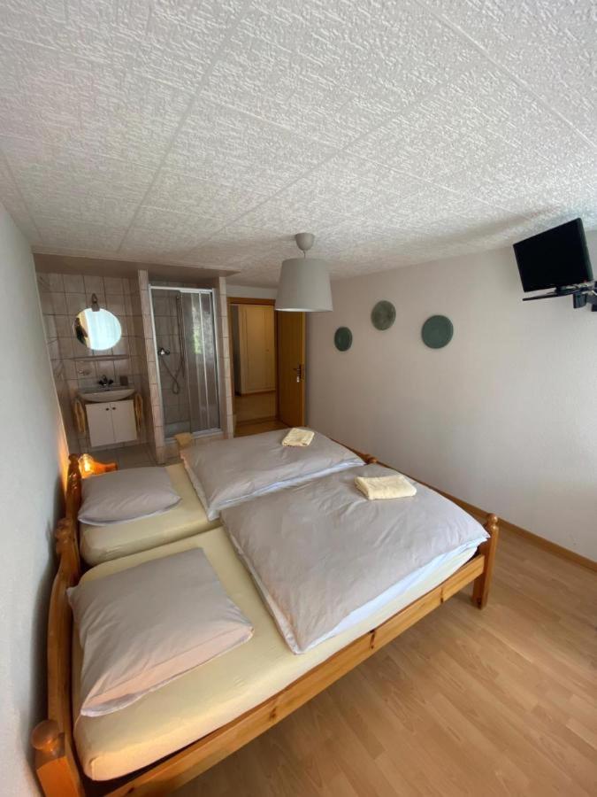 Hotel-Restaurant Des 3 Coeurs Vaulion ภายนอก รูปภาพ
